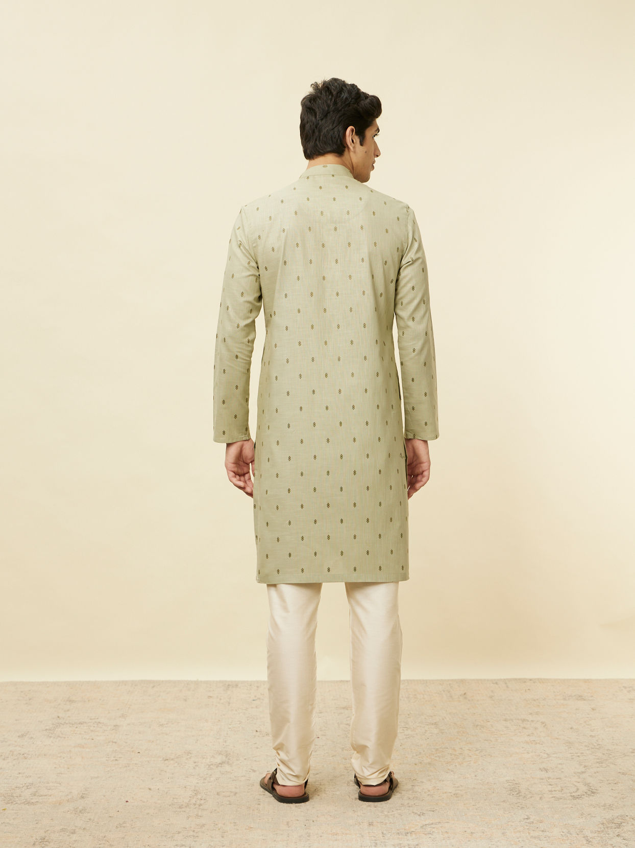 alt message - Manyavar Men Smoke Green Buta Printed Kurta image number 4